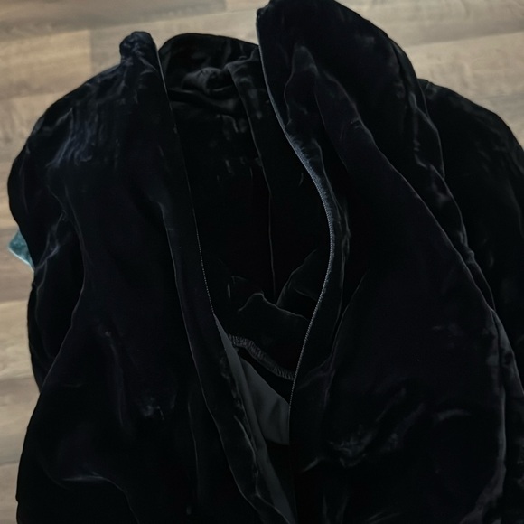 Unif Size Extra Small Rhianne Dress NWT Black Velvet Midi Rose Whimsygoth Vampy - Picture 6 of 15